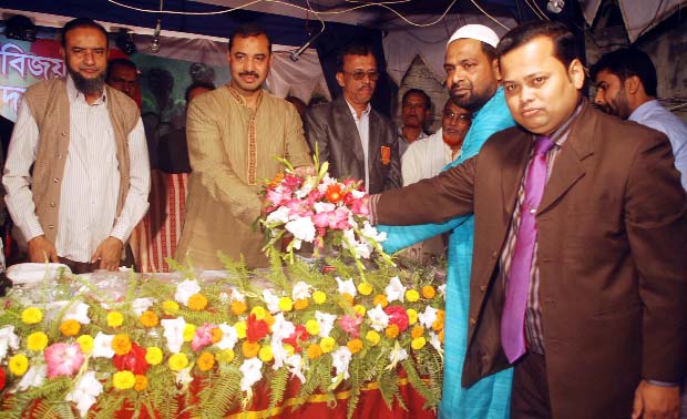 Vice President of BCB Alhaj AZM Nasir Uddin is being greeted at a function in the city yesterday.