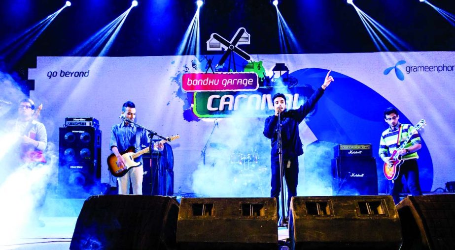 Grameenphone organized a year-end carnival for its Bondhu Garage members at Banani Bidyaniketan premises in the city recently.