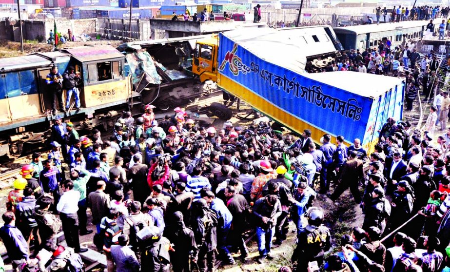 A cargo lorry ran into a compartment of Dhaka bound N'ganj running train near Kamalapur Station ICD on Monday morning.