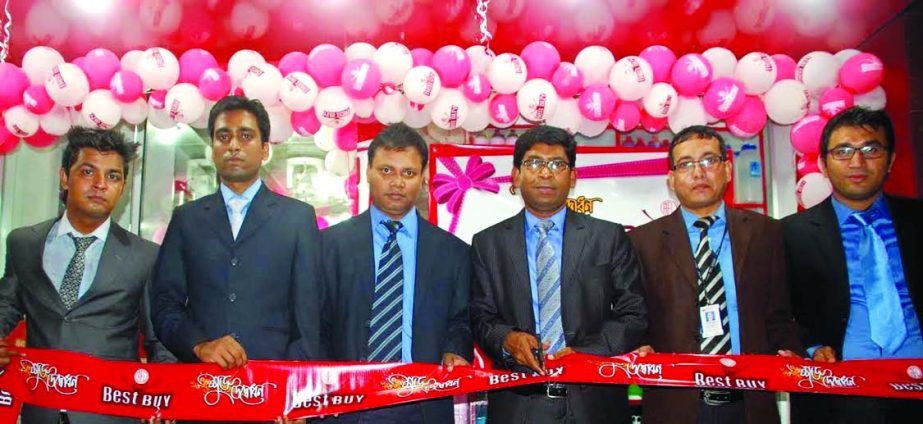 RN Paul, Director of RFL, inaugurating 'Best Buy' outlet at Rayer Bazar in the city on Tuesday. Other senior officials of the company were present.