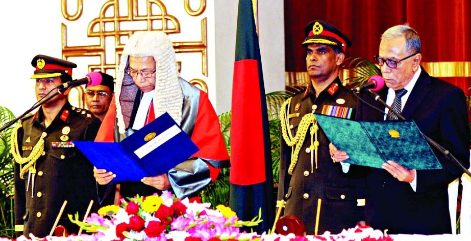 SK Sinha took the oath of office as 21st Chief Justice, administered by President Abdul Hamid held at Bangabhaban on Saturday.