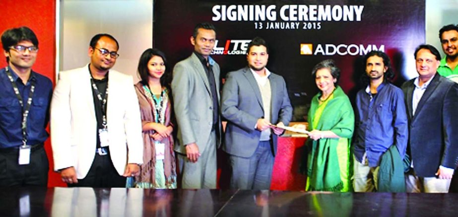 Sharif Shaham, CEO of Elite Technologies and Geeteara Safiya Choudhury, Chairman of Adcomm Ltd sign a deal recently to marketing the Elite Mobiles in the country.