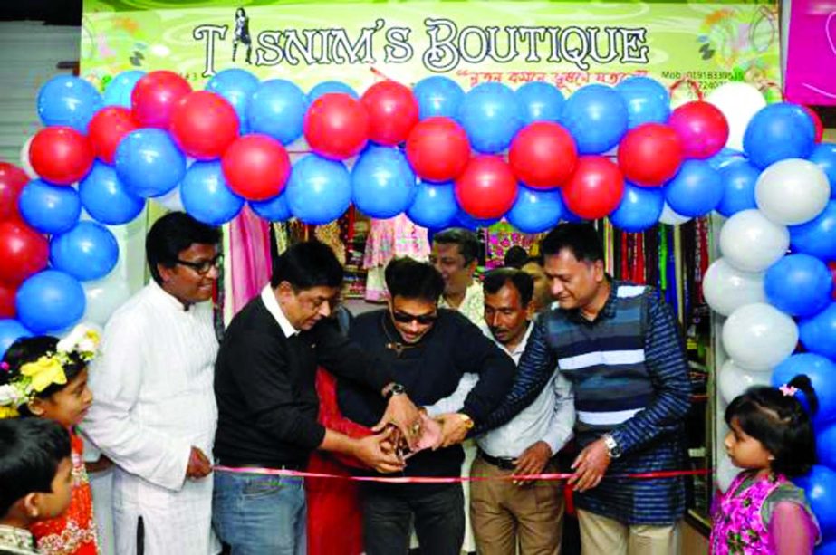 TV personality Niaz Mohammad Tariq, Tabeder-E- Rasul Channu and Singer Koel Chowdhury, inaugurating TASNIM's Boutique at Shamoly squire in the city on Friday.