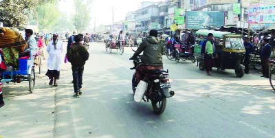 DUPCHANCHIA(Bogra): A view of Bogra- Naogaon Highway in Dupchanchia Upazila during yesterday's hartal hour.