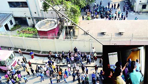Cocktails exploded at the Secretariat and Bidyut Bhaban on Sunday creating panic among the people in the area of the capital .