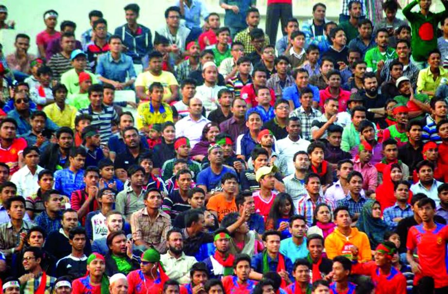 from the gallery: Fans enjoying the second semi-final match between Bangladesh and Thailand at the Bangabandhu National Stadium on Friday. Bangladesh won the match 1-0.
