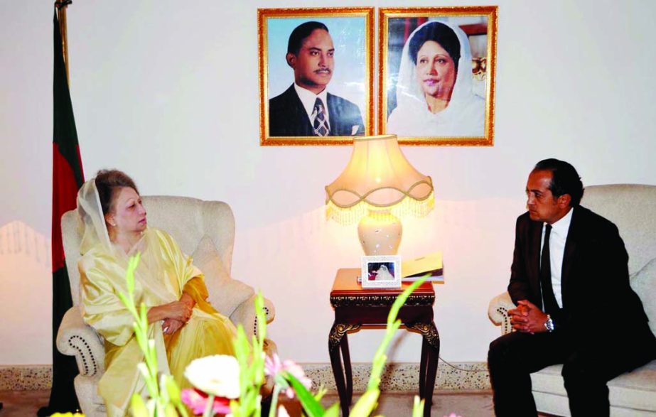 Turkish Envoy Hussain Muftuglur called on BNP Chairperson Begum Khaleda Zia at her Gulshan office on Sunday.
