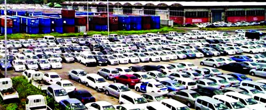 Several thousand imported reconditioned cars remained stranded at Mongla Port as the owners did not take the delivery due to blockade and hartal. This photo was taken on Sunday.