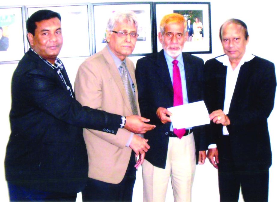 SM Abu Mohsin, Chairman of Continental Insurance Limited, handing over fire insurance claim cheque to Abdul Wadud, Manager of Safko CNG Refueling Station recently. Khawja Manzer Nadeem, Managing Director and Md Akter Hossain, ED were present.