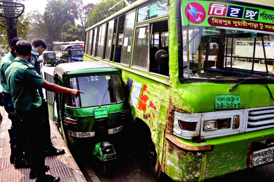 Reckless driving: The bus driver along with helper managed to flee the scene after ramming a CNG-run 3 wheelers near High Court on Friday.