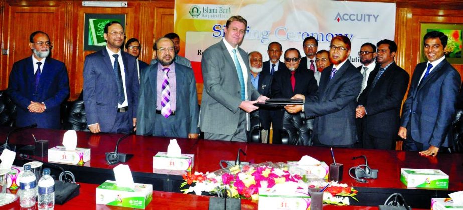 Abdus Sadeque Bhuiyan, Executive Vice President of Islami Bank Bangladesh Ltd and Sean Norris, Asia Pacific Director of Accuity, an UK based Anti-money Laundering compliance solutions provider, exchanging signed documents for setting up compliance solutio