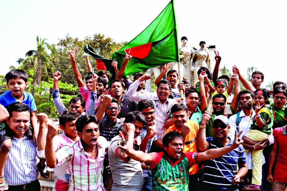 Cricket fans on DU campus rejoicing as Tigers recorded a spectacular 6 wicket victory over Scotland in the World Cup match in New Zealand on Thursday.