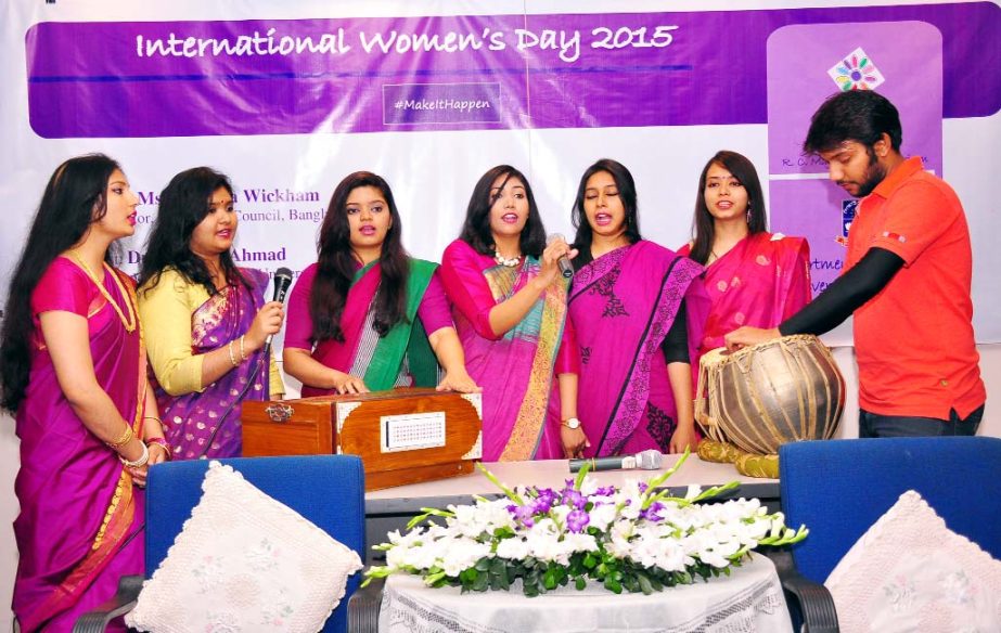 Students of the Department of English of Dhaka University performing a cultural programme at RC Majumder Arts Auditorium on Sunday to mark the International Women's Day-2015.