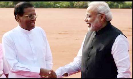 Indian PM Narendra Modi shaking hands with Sri Lankan president Maithripala Sirisena in New Dilhi.