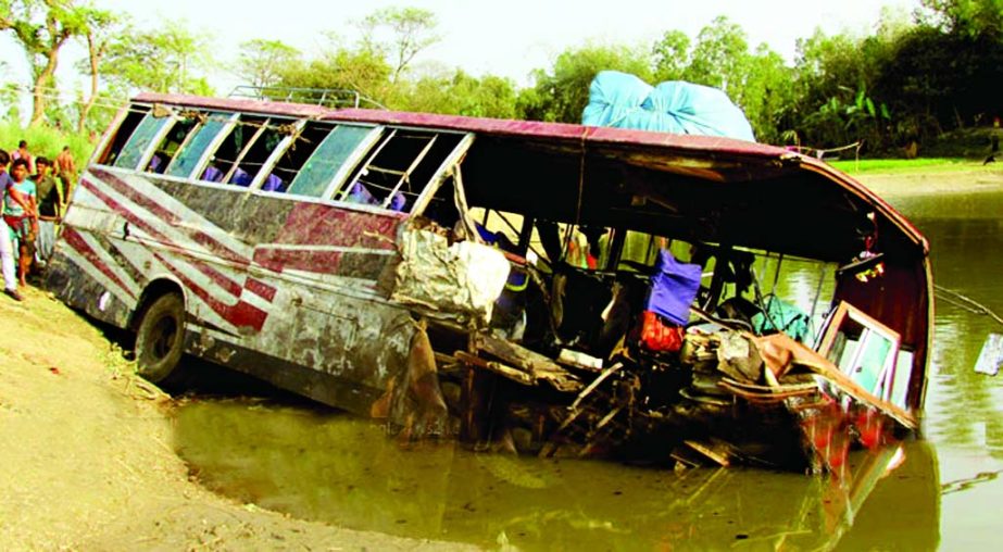 A passenger bus skidded to a roadside ditch after it collided head-on with a truck (not seen) at Solonga in Sirajganj leaving 3 passengers dead on Monday.