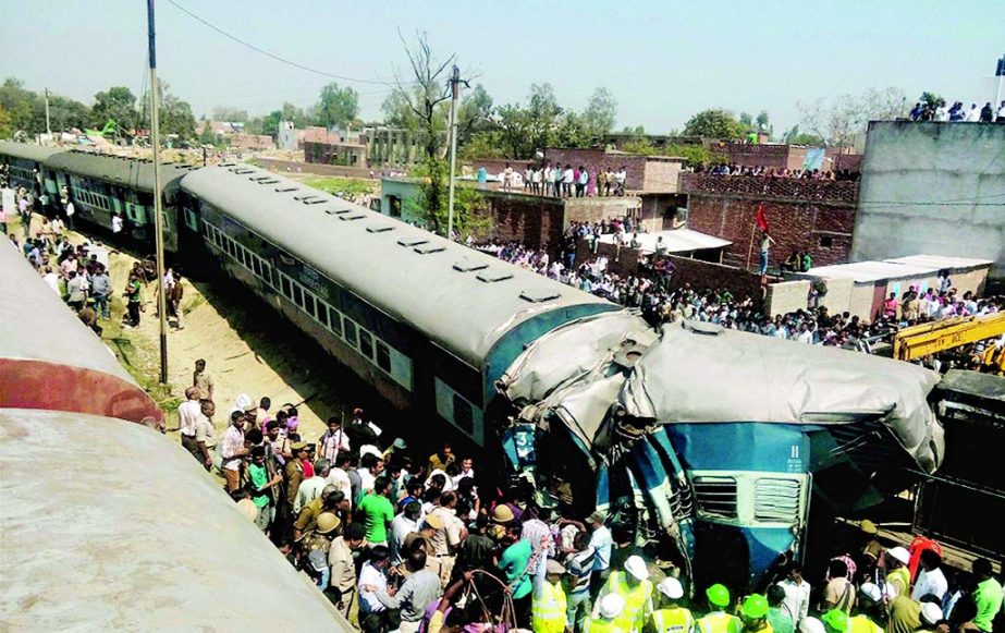 Rescue work is carried out after the Dehradun-Varanasi Janata Express derailed at the Bachhrawan railway station in Raebareli.