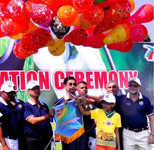 Commandant of National Defence College (NDC) Lieutenant General Chowdhury Hasan Sarwardy, Bir Bikram inaugurating the NDC-Janik Commandant's Cup Golf Tournament by releasing the balloons at the Kurmitola Golf Club in Dhaka Cantonment on Saturday.