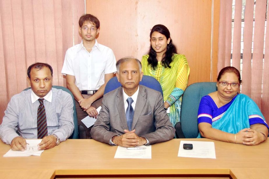 Dhaka University Vice-Chancellor Prof Dr AAMS Arefin Siddique is seen at the award distribution program of "AQM Mohiuddin Memorial Trust Fund Scholarship"" at the VC office on Monday."