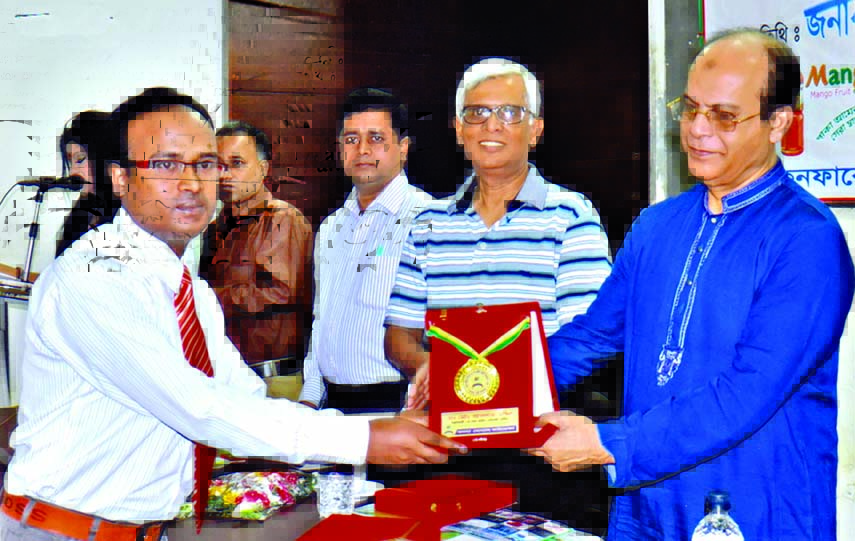 Prime Minister's Media Adviser Iqbal Sobhan Chowdhury handed over Ananya Peace Gold Medal to Dr Aslam Uddin for his contribution in medical services at a ceremony organized recently by Ananya Social Foundation at the Jatiya Press Club on the occasion of