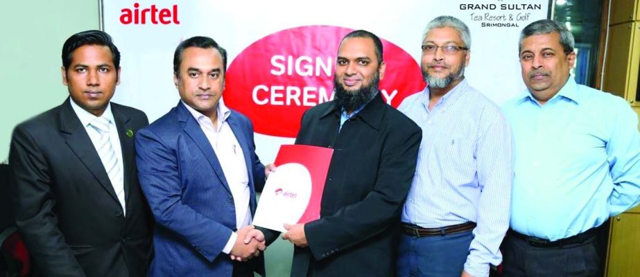 Airtel Bangladesh Limited and Grand Sultan Tea Resort and Golf, sign a deal at Airtel's head office in the city recently. MZI Dalton Zahir, Manager Sales and Marketing, Md Sayedul Islam Bhuiyan (Romel), Head of Sales and Marketing of Tea Resort and Noor