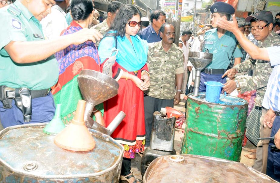 A mobile court led by Magistrate Nazia Shirin conducted an eviction drive at Khatunganj in the city yesterday.