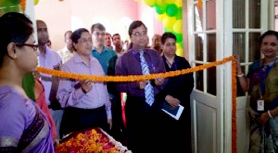 Divisional Commissioner Mohammed Abdullah and Deputy Commissioner Mejbauddin inaugurating District- E- service centre at Deputy Commissioner's office yesterday.