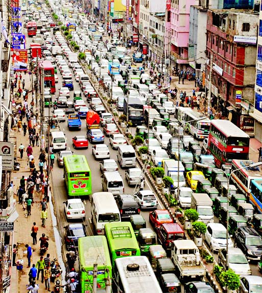 Movement of vehicles in Farmgate areas virtually came to a halt as city experienced massive traffic congestion on Monday.