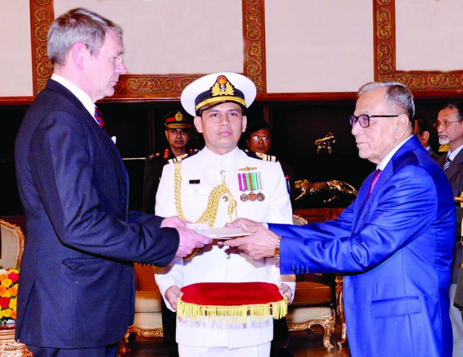 Newly appointed German Ambassador to Bangladesh Dr Thomas Prinz presents his credentials to President Abdul Hamid at Bangabhaban on Wednesday. PID photo