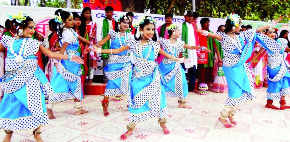 RANGPUR: Child artists performing at a cultural function arranged jointly by the District Administration, Shishu Academy and Shilpokolla Academy at Batmul to welcome the Bengali New Year on Tuesday.