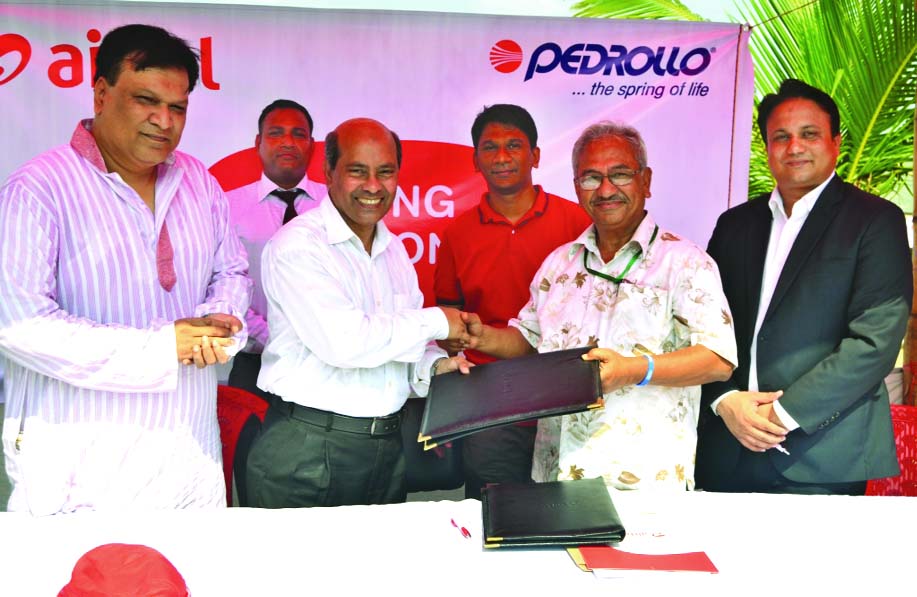 Md Touhid Kamal Choudhury, Key Account Manager of Airtel Bangladesh Limited and Nader Khan, Managing Director of Pedrollo NK Limited sign a deal to arrange a two-day long mountain bike marathon race in the Chittagong city recently. The event was organized