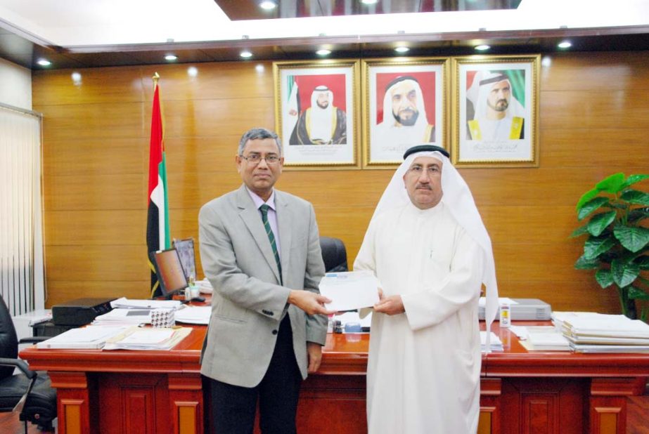 Dr. Saeed Bin Hajar Al-Shehi, Ambassador of the United Arab Emirates in Bangladesh, handing over a Cheque for $ 312,480 on Thursday to Prof Dr M Imtiaz Hossain, Vice-Chancellor of the Islamic University of Technology (IUT) as UAE Contribution to IUT budge