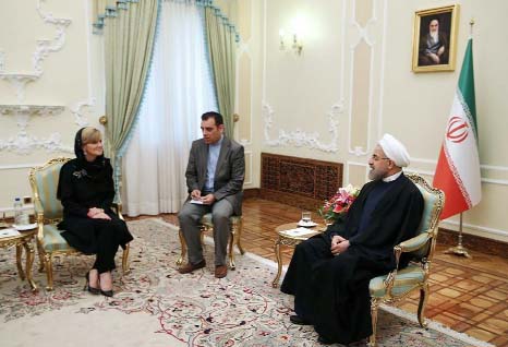 Iranian President Hassan Rouhani (R) holding meeting with Australian Foreign Minister Julie Bishop in Tehran.