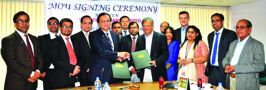 Prof M Omar Rahman, Vice Chancellor of Independent University, Bangladesh and Anis A Khan, Managing Director and CEO of Mutual Trust Bank Ltd sign MoU for conducting research on the development of a business model at IUB campus in Bashundhara Residential