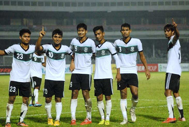 Players of Dhaka Mohammedan Sporting Club celebrate victory over Farashganj Sporting Club in the Manyavar Bangladesh Premier League at Bangabandhu National Stadium on Saturday.