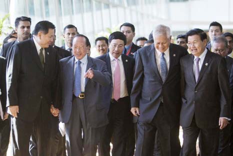 Foreign ministers of the Association of Southeast Asian Nations (ASEAN), from left to right, Thailand's Tanasak Patimapragorn, Cambodia's Hor Namhong, Vietnam's Pham Binh Minh, Philippines' Foreign Secretary Albert del Rosario, Laos' Thongloun Sisoul