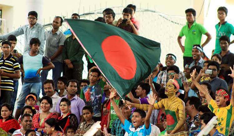 A good number of spectators arrived at the gallery of the Sheikh Abu Naser Stadium in Khulna to watch the 2nd day match of the 1st Test between Bangladesh and Pakistan on Wednesday.