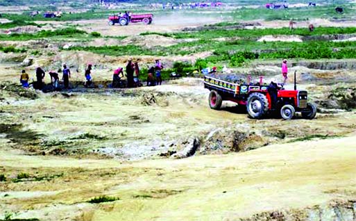 High Court on Monday asked the govt to stop earth filling and dam construction works within 24 hours in the Gomti River at Muradnagar Point in Comilla on Monday.