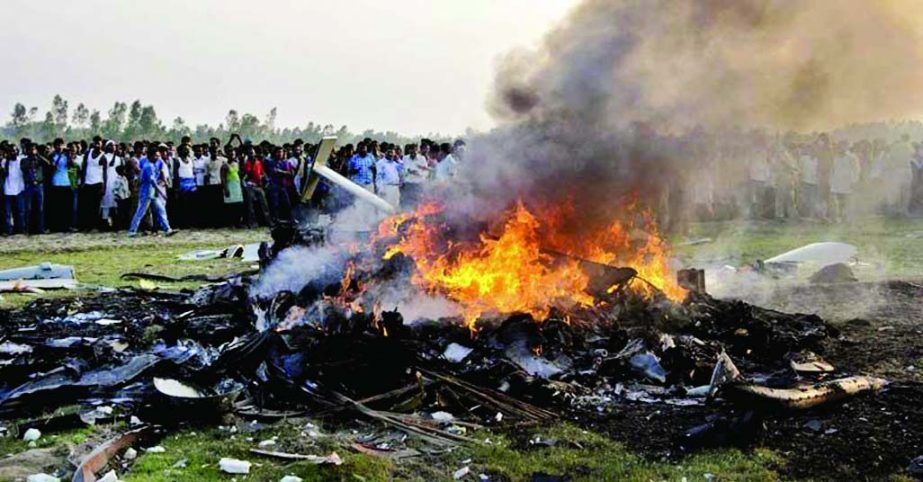Both pilots and at least two foreign dignitaries were killed in the crash, officials say.