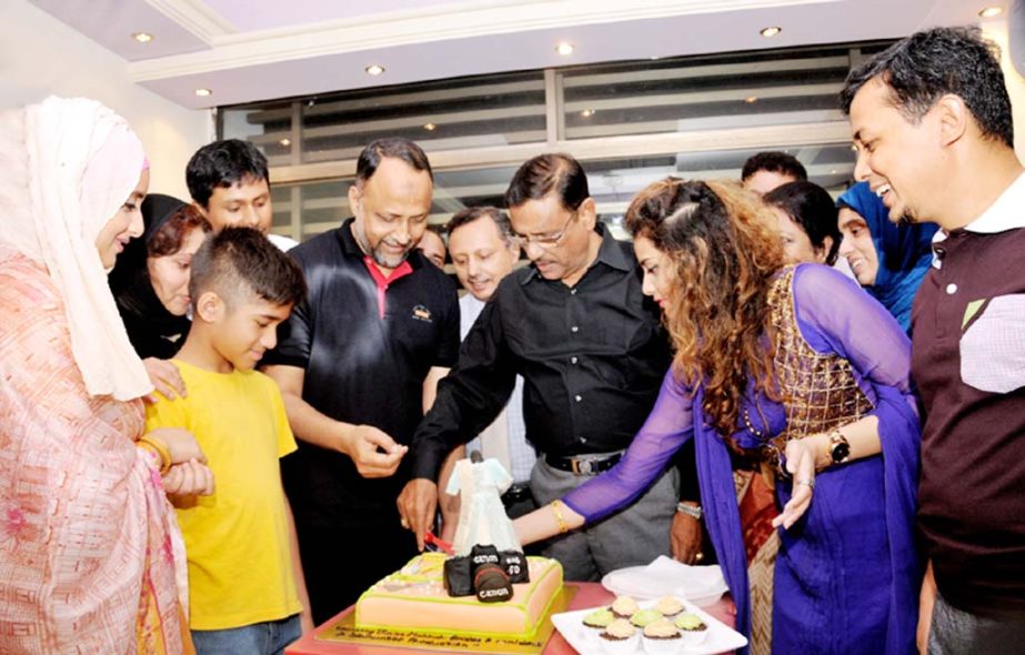 Minister for Road Transport and Bridges Obaidul Quader MP inaugurating a boutique house in port city yesterday. MA Latif MP and CCCI President Mahabubul Alam were present on the occasion.