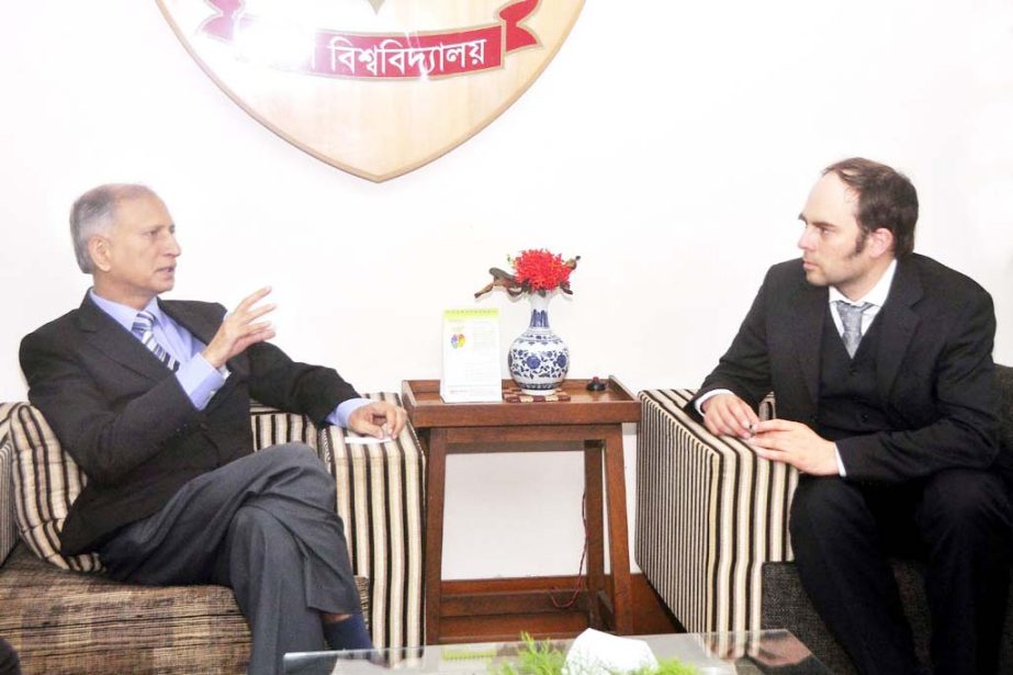 Prof DR Marcel Robischon of Humboldt University, Berlin, Germany met Dhaka University Vice -Chancellor Prof Dr AAMS Arefin Siddique on Sunday at the latter's office.