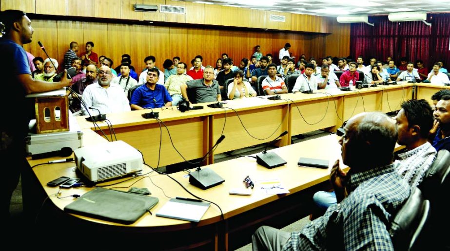 Veteran photographers along with the new ones participated in a workshop titled ' Fashion and Beauty' organized by Bangladesh Photographic Society in the Conference Hall of Bangladesh Shilpakala Academy in the city on Friday.