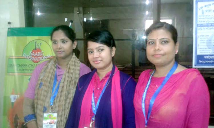 Sonia Khatun (centre) (champion), Alefa Akhter (left) (runner-up) and Naznin Akter (third) of the Women's Section of the 1st SAARC Deaf Chess Tournament pose for a photo session at the hall-room of Bangladesh Chess Federation on Saturday.