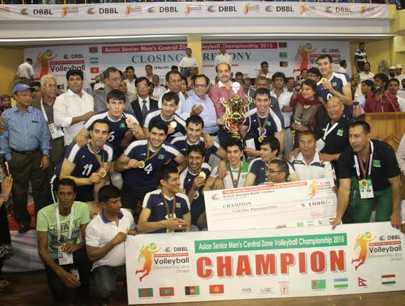 Members of Turkmenistan Volleyball team, the champions of the Dutch-Bangla Bank Limited Asian Senior Men's Central Zone Volleyball Championship with the guests and the officials of Bangladesh Volleyball Federation pose for photograph at the Shaheed Suhra