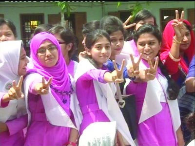 BARISAL:Examinees of Barisal Govt Girls' High School in the city showing V-sign as they placed second position in top 20 institutions in the SSC Examination under Barisal Education Board yesterday.