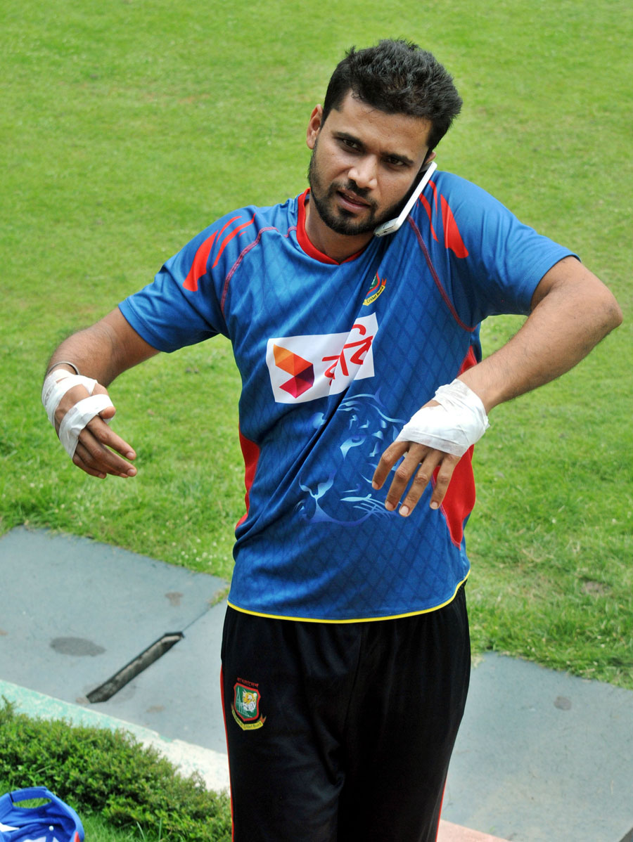 Mashrafe Mortaza suffered skin lacerations on his hands after avoiding an accident at Mirpur, on Thursday.