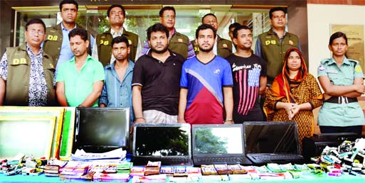 DB police rounded up six persons with Tk 50 lakh counterfeit Bangladesh currency and money making materials raiding Monipur area at Mirpur in the small hours of Tuesday in the city.