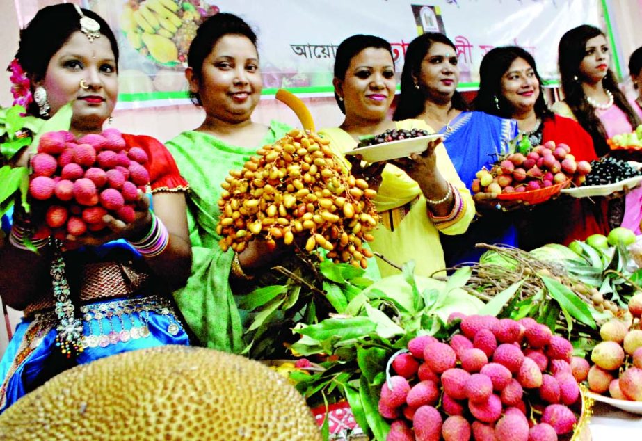 Dhakabashi organizes formalin-free summer fruits festival in city's Public Library auditorium on Wednesday.