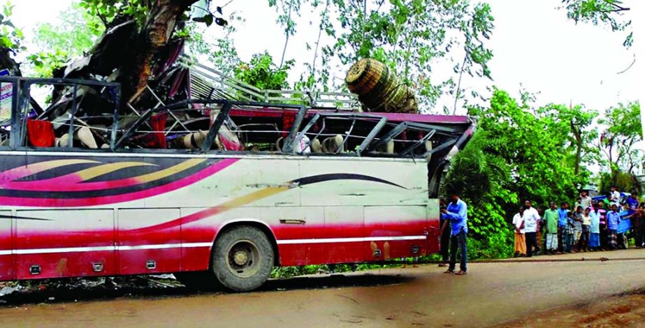 A Dinajpur-bound passenger bus met a tragic accident at Ghoraghat early on Wednesday killing three people and many injured.