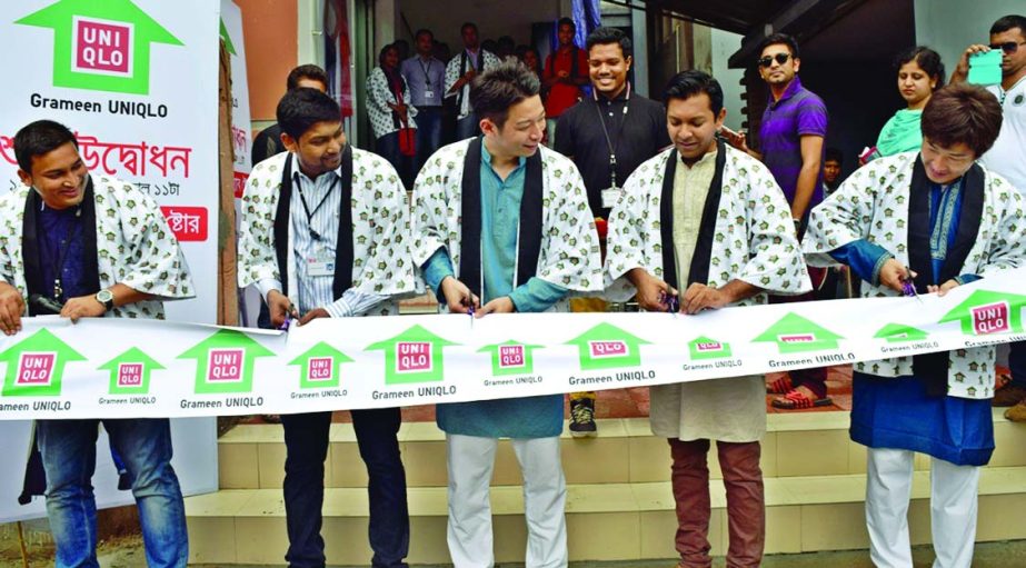 Grameen Uniqlo of Japan open its 10th showroom at Science Lab Mor in the city on Friday. Singer and actor Tahsan Khan and Ken Arai, Managing Director of Rohto Mentholatum (Bangladesh) Limited were present. Unisa Schuhe, acting CEO of Grameen Uniqlo, presi