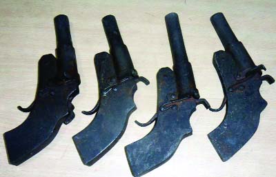 RAJSHAHI:RAB-4 recovered four shooter guns from Sapahar yesterday.